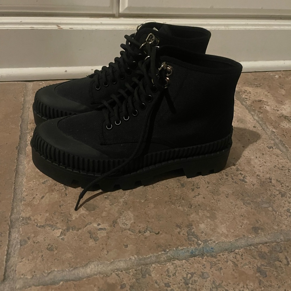 Silent D Puzzel Boot Black